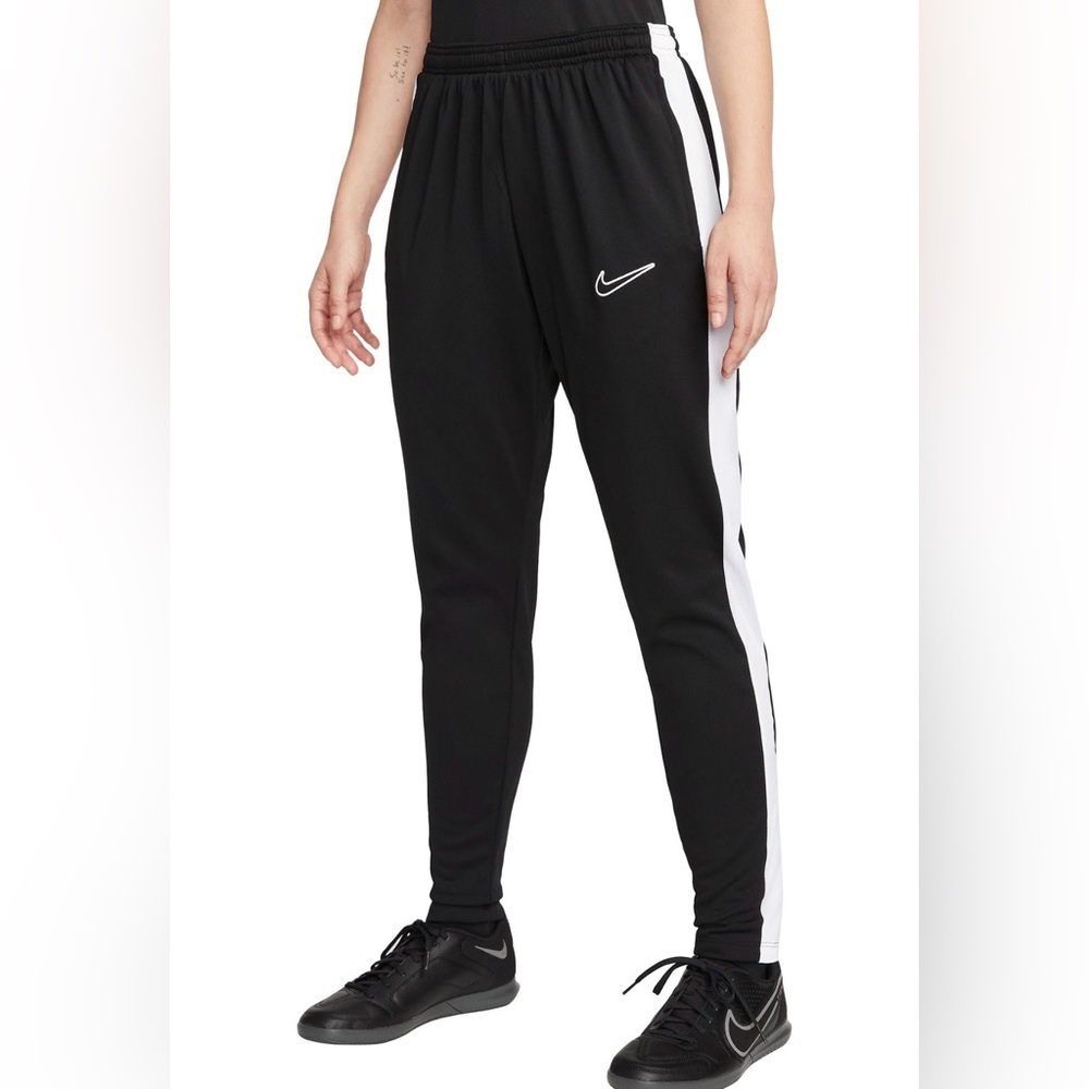 NWT! Nike Women's Dri-FIT Academy
Soccer Pants